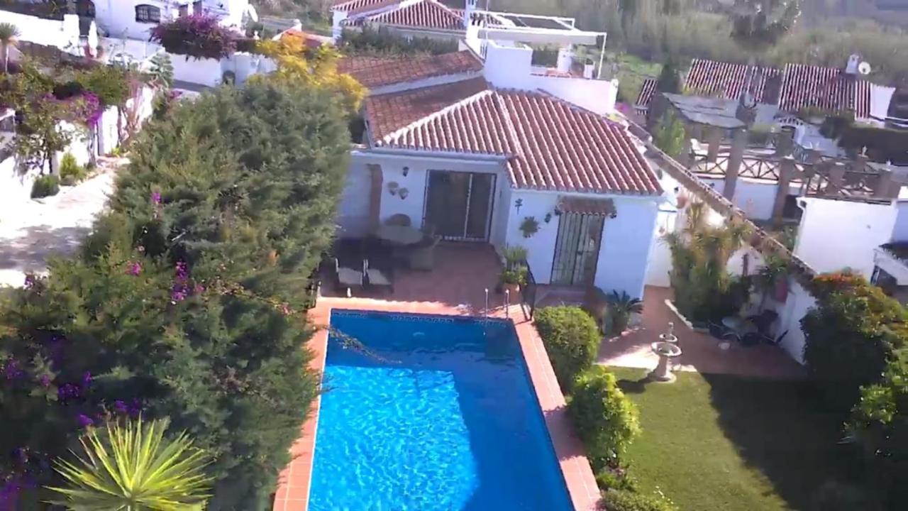 Bonita Villa En Nerja Casa Palomas 外观 照片